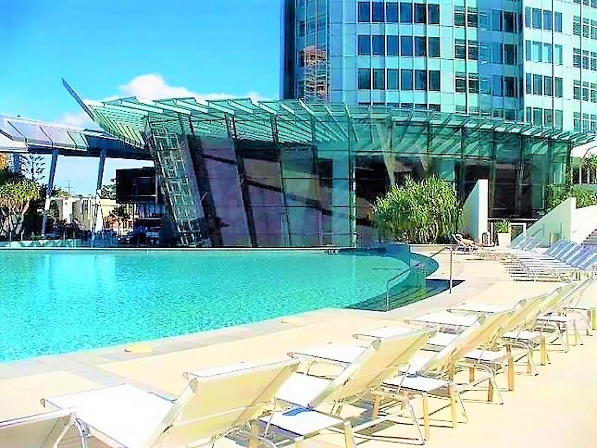 Queensland'S Tallest Resort Hamilton Avenue Surfers Paradise Gold Coast Apartment