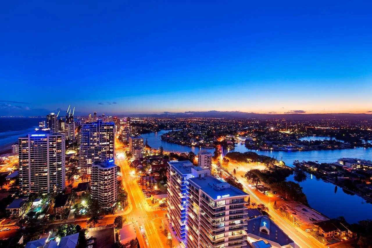 Apartment Queensland'S Tallest Resort Hamilton Avenue Surfers Paradise Gold Coast