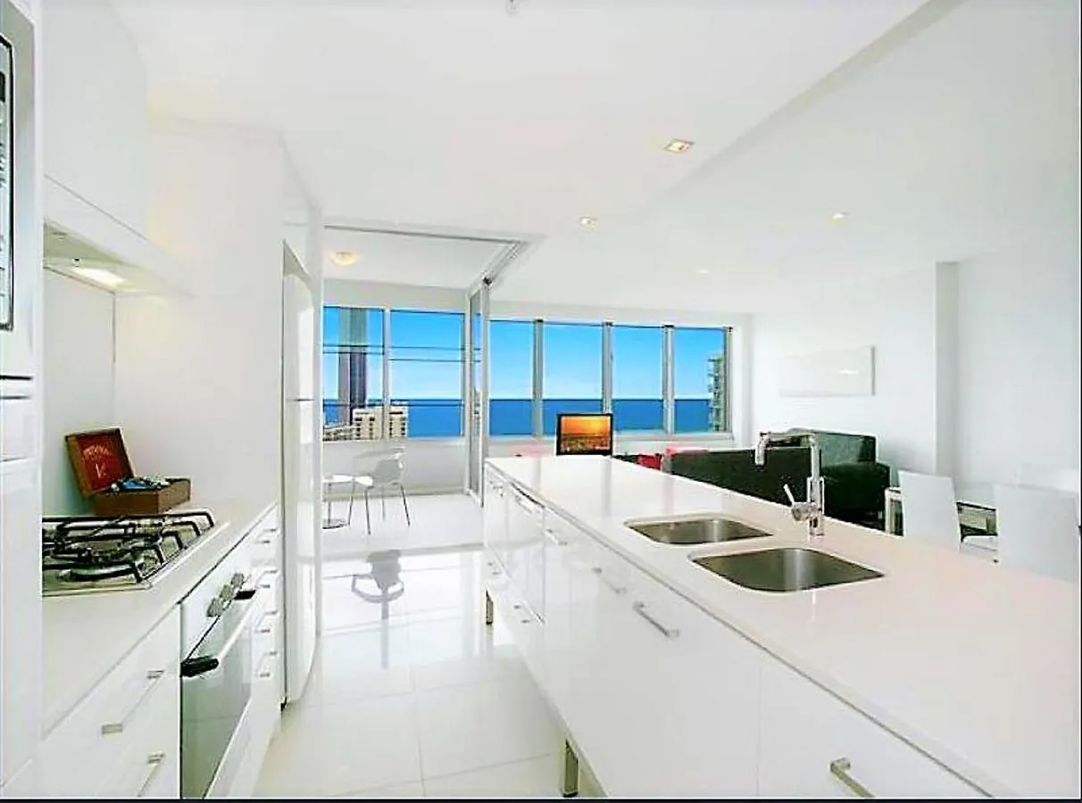 Apartment Queensland'S Tallest Resort Hamilton Avenue Surfers Paradise Gold Coast