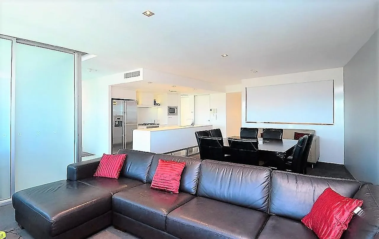 Apartment Queensland'S Tallest Resort Hamilton Avenue Surfers Paradise Gold Coast