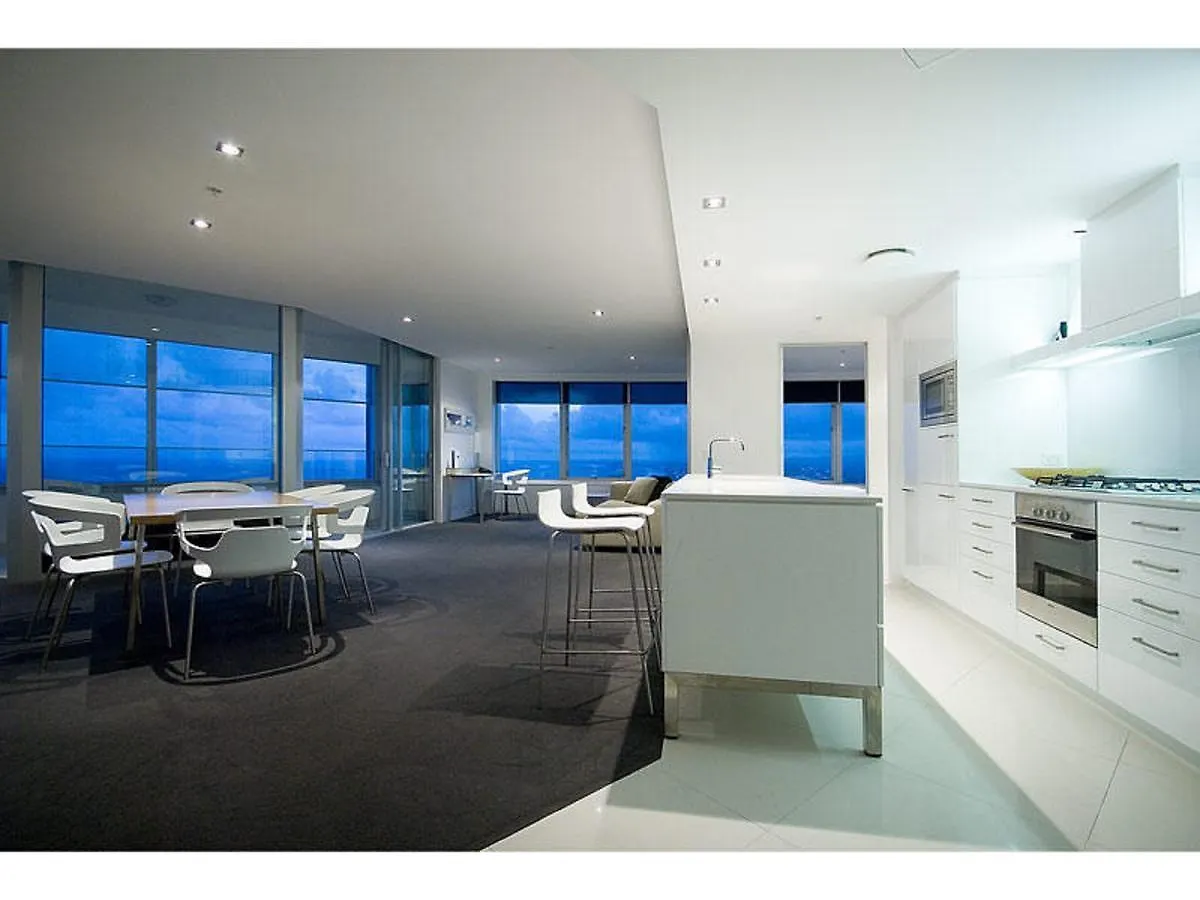 Apartment Queensland'S Tallest Resort Hamilton Avenue Surfers Paradise Gold Coast