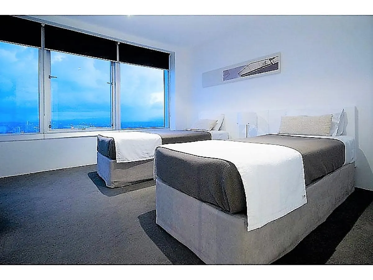 Queensland'S Tallest Resort Hamilton Avenue Surfers Paradise Gold Coast Apartment