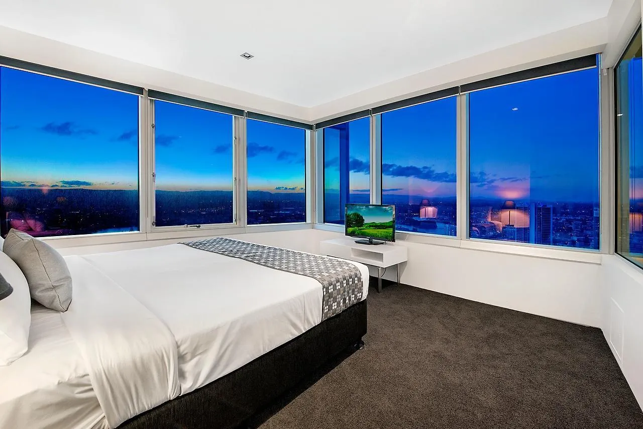 Apartment Queensland'S Tallest Resort Hamilton Avenue Surfers Paradise Gold Coast Australia