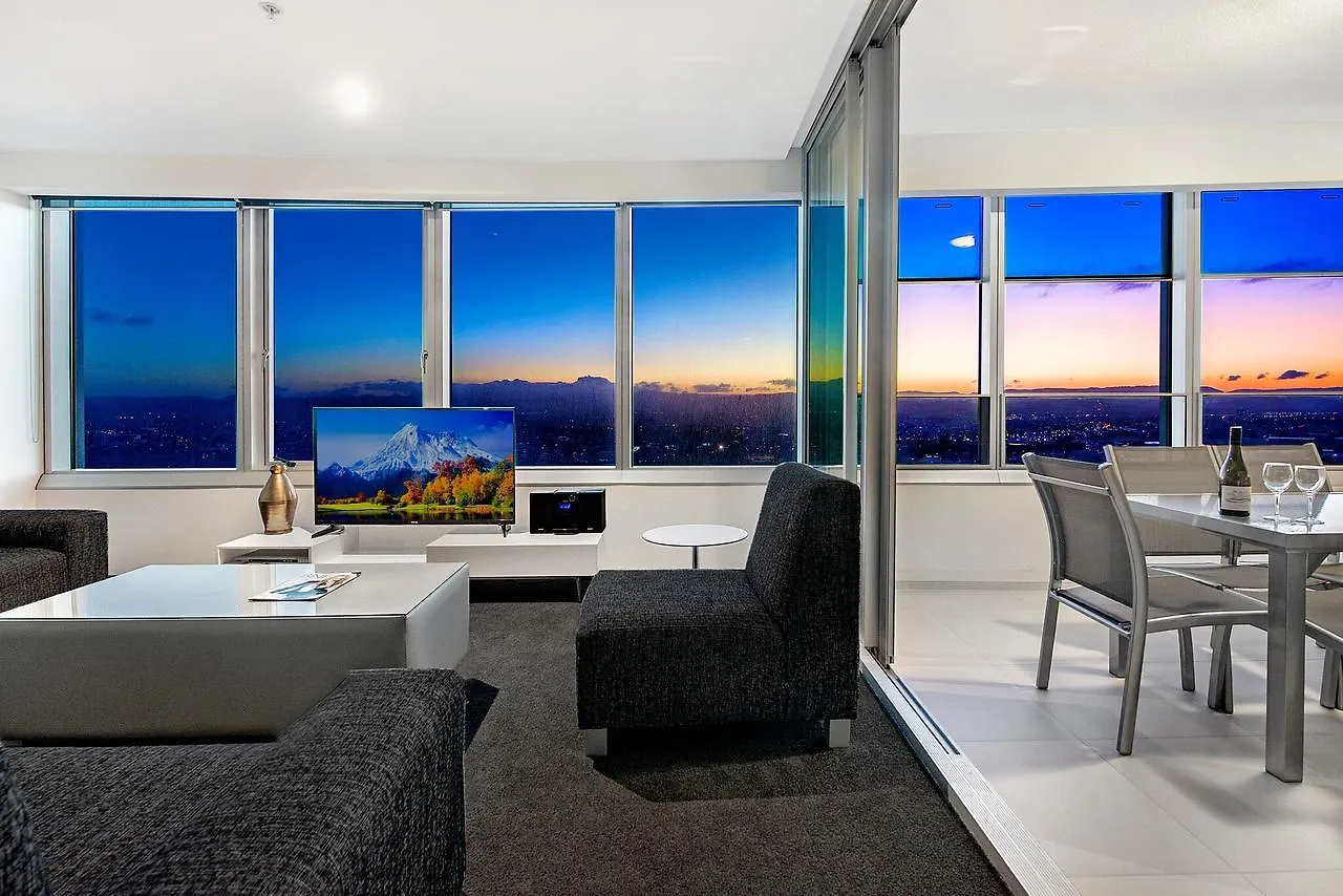 Apartment Queensland'S Tallest Resort Hamilton Avenue Surfers Paradise Gold Coast