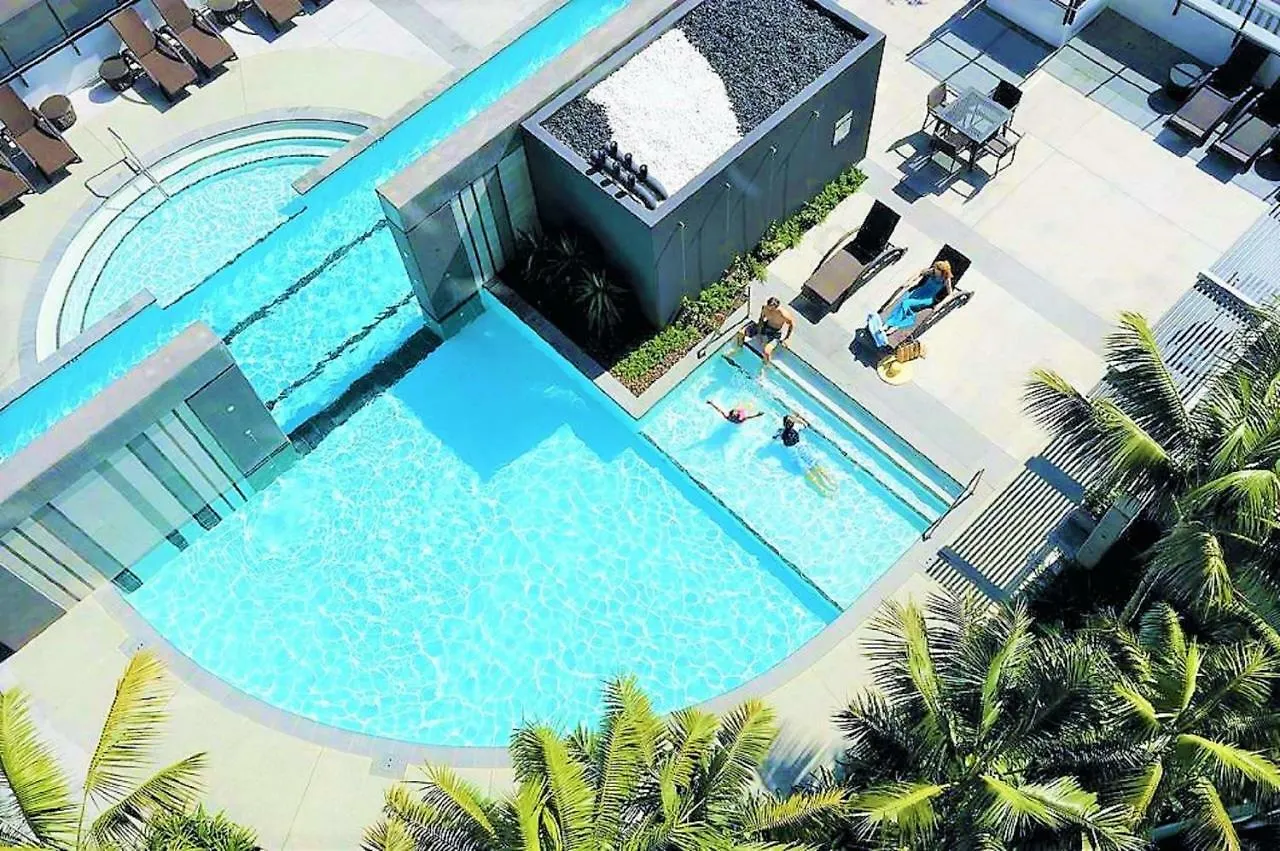 Queensland'S Tallest Resort Hamilton Avenue Surfers Paradise Gold Coast Apartment